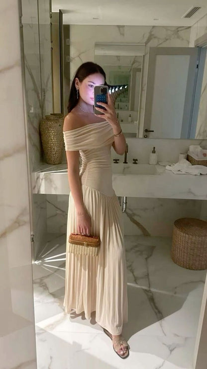 Kamara | Off Shoulder Plissé Maxi Jurk