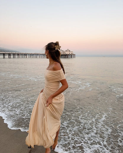 Kamara | Off Shoulder Plissé Maxi Jurk